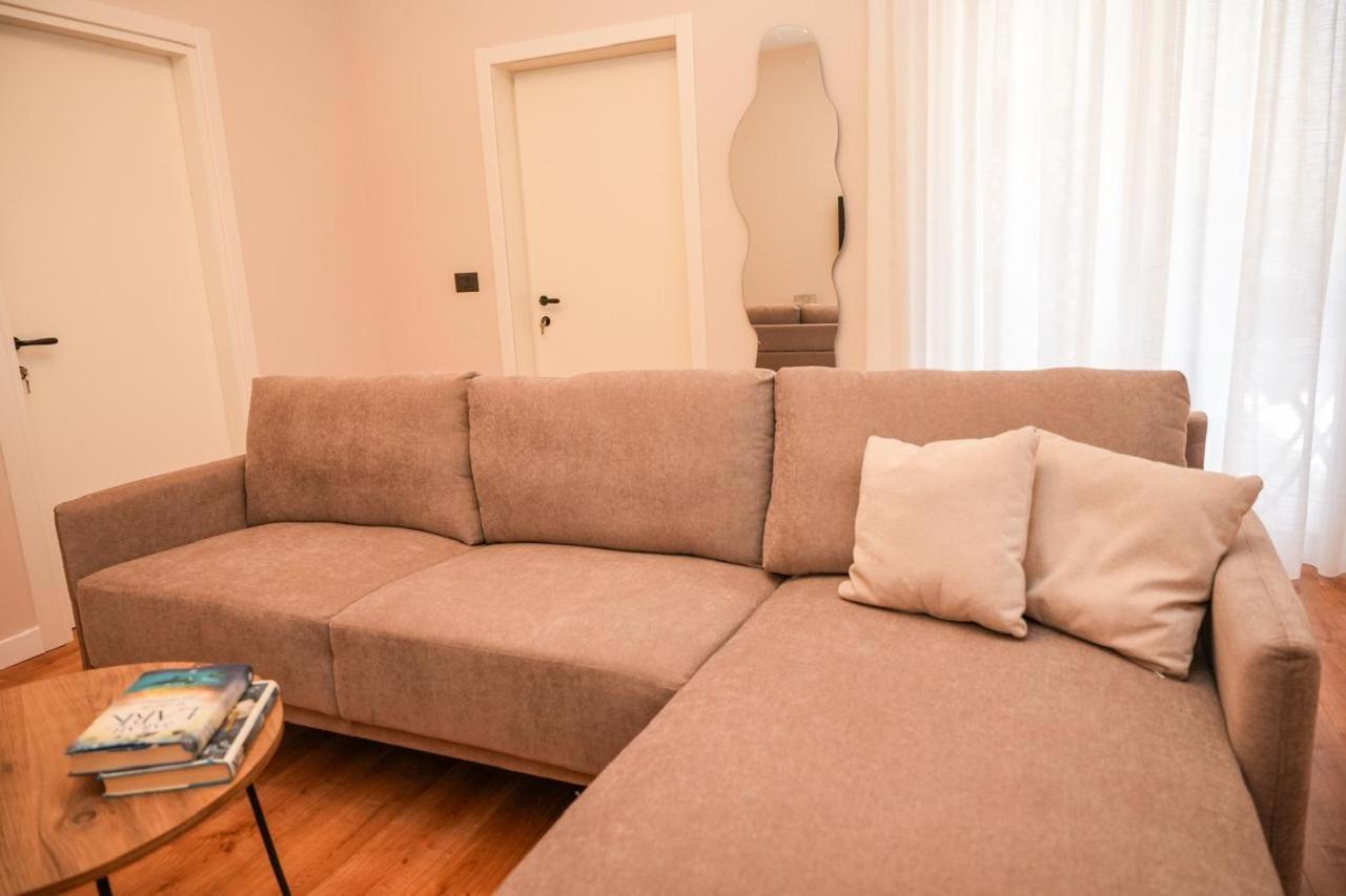 Bougainvilla Apartments Тирана Экстерьер фото